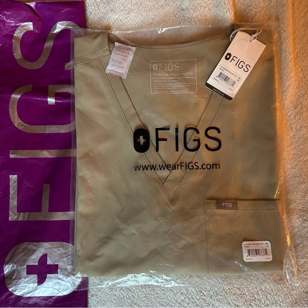 Figs Catrina One Pocket Scrub top in Sandstone size 2XL